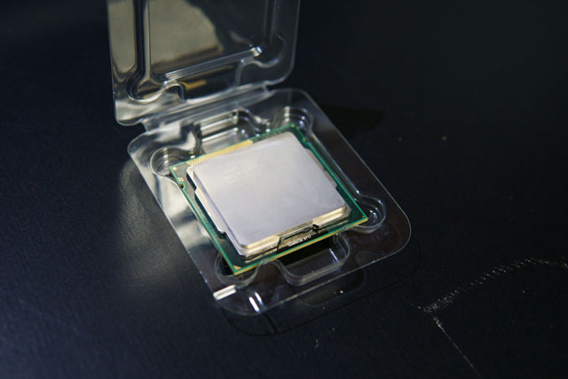 【CPU】Intel Core i7 2700K BOX（リテール品クーラは未使用）【中古】