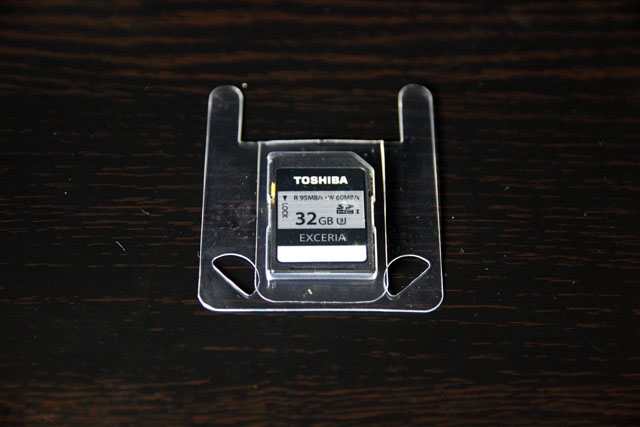 TOSHIBA SDHCカード SD-H032GR7VW060A 購入